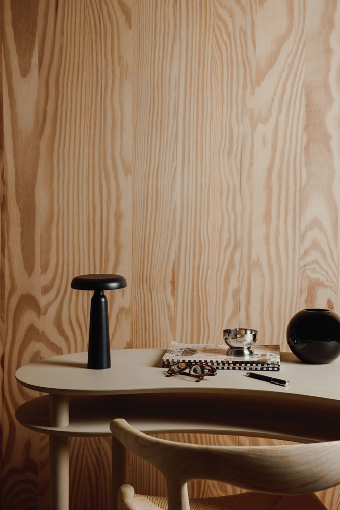 VINGA Avery RCS tafellamp