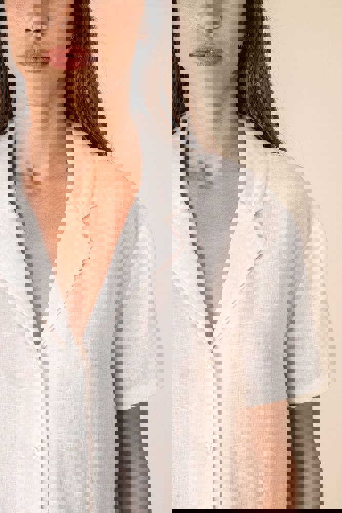 SP523 - Damesoverhemd met korte mouwen en bowlingkraag in linnen