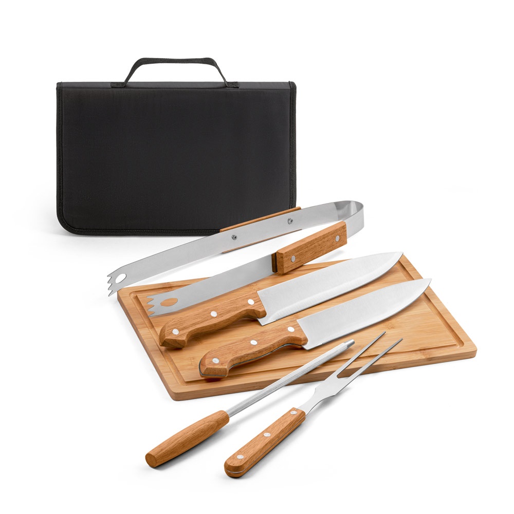 FLARE. 5-delige barbecue tool set van hout en vroestvrij staal. De plank is van bamboe