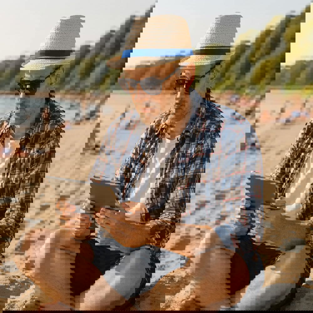 Strohoed met gekleurde band